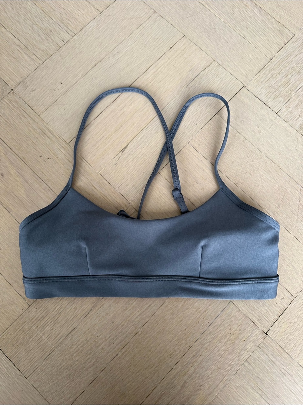 Alo Yoga Airlift Intrigue Bra Grey Gray XS